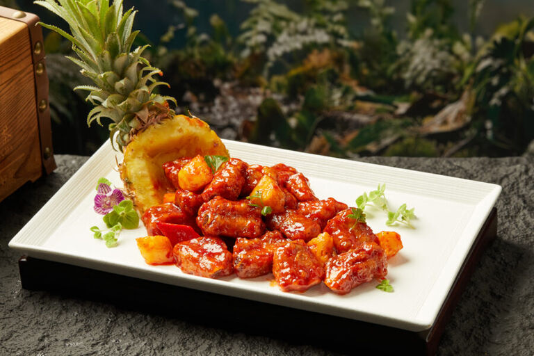 菠萝糖醋排骨-北海明珠酒店30年招牌菜-天津必吃